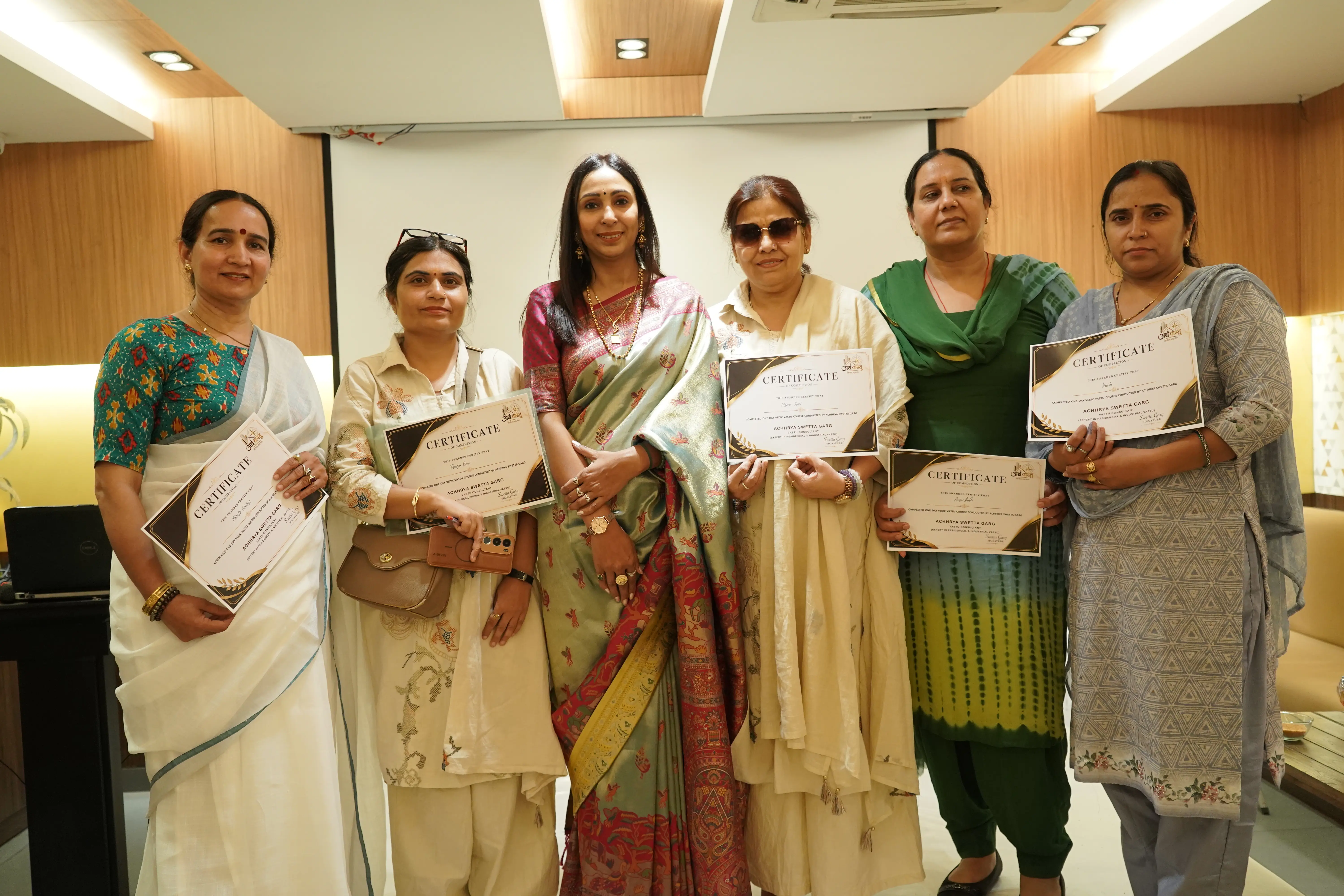 Acharya Swetta Garg with participants at an ArthVastu learning event